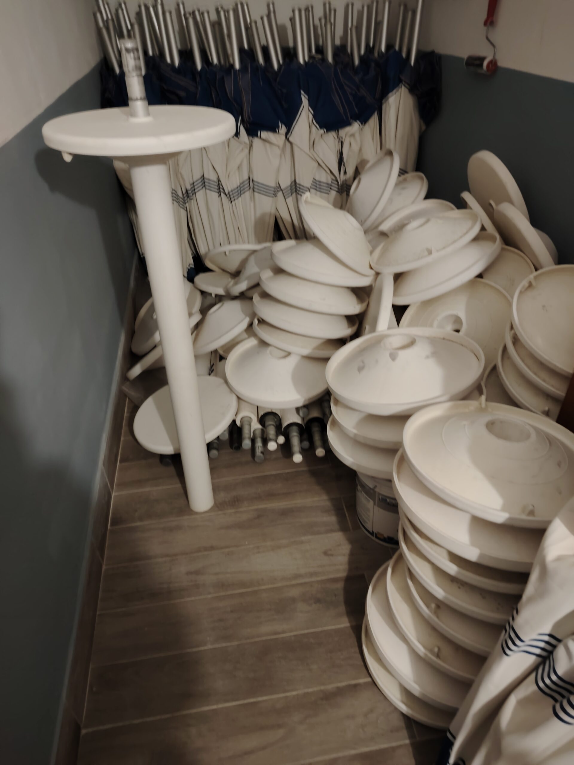 Vendesi pali ombrelloni professionali