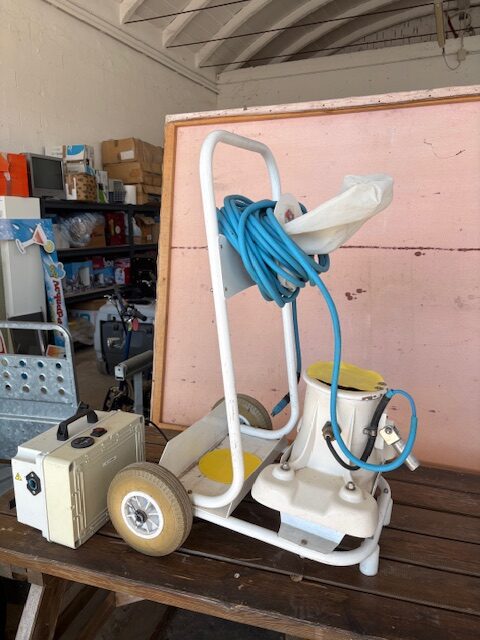 Vendesi pulitore di vasca Exxxagon