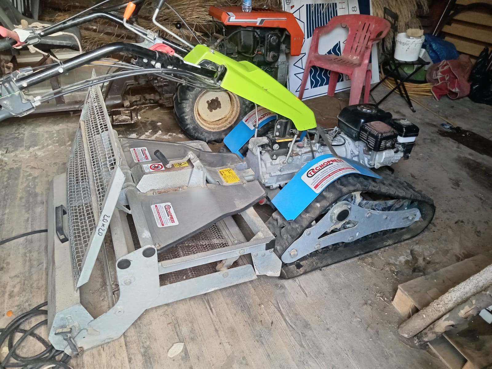 Vendesi PULISCI SPIAGGIA TECNOPRESS KOBRA 90