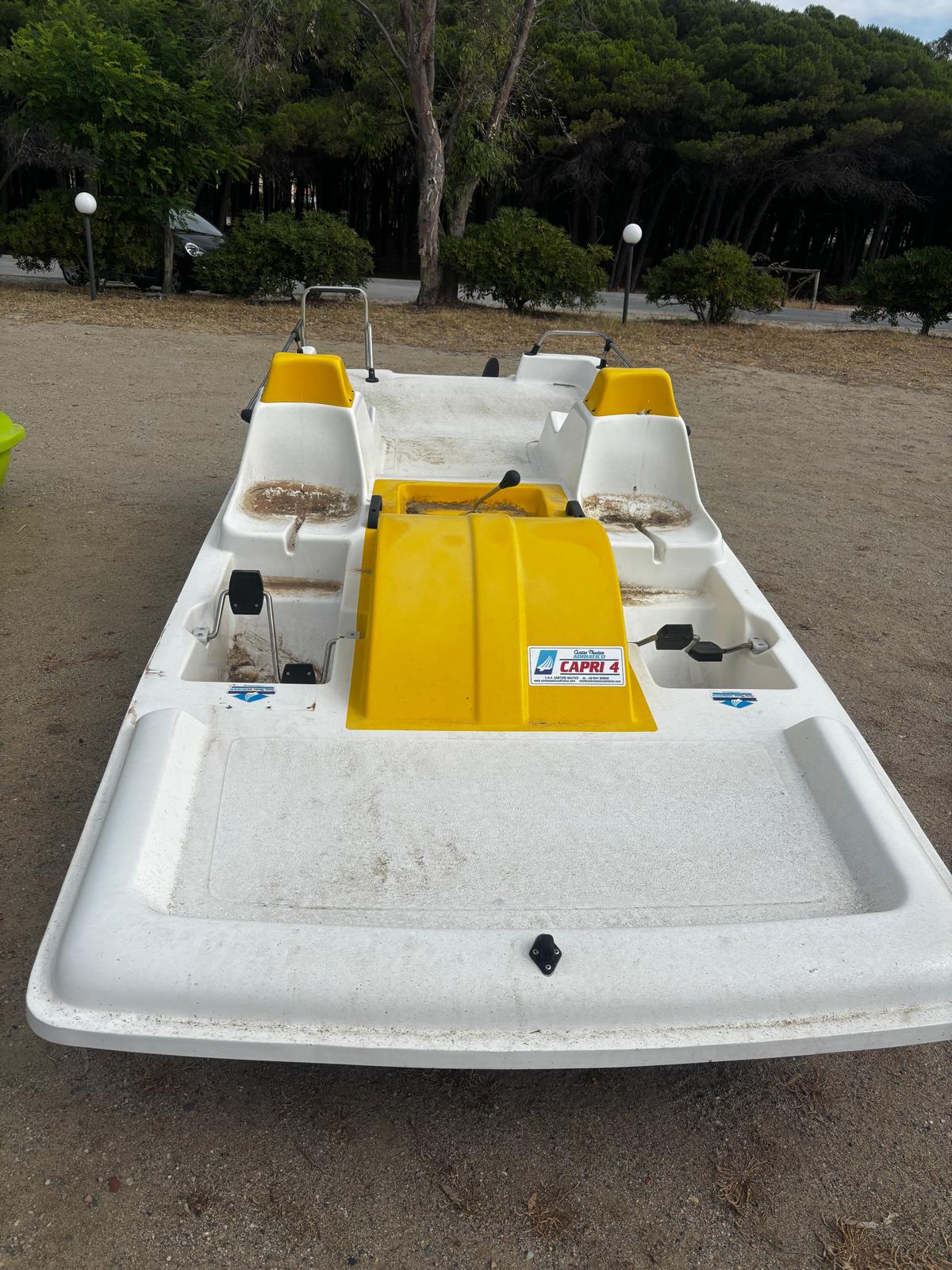 Pedalò modello Capri 4