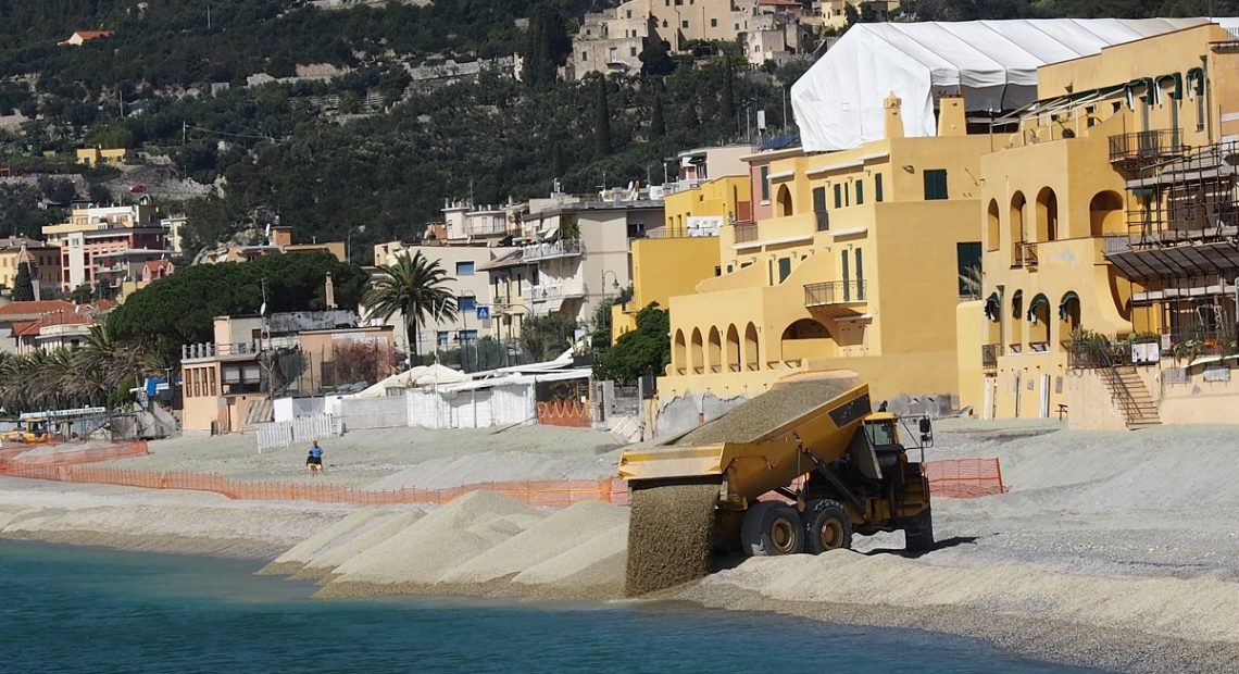 Ripascimento della spiaggia di Varigotti