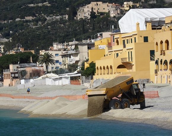 Ripascimento della spiaggia di Varigotti