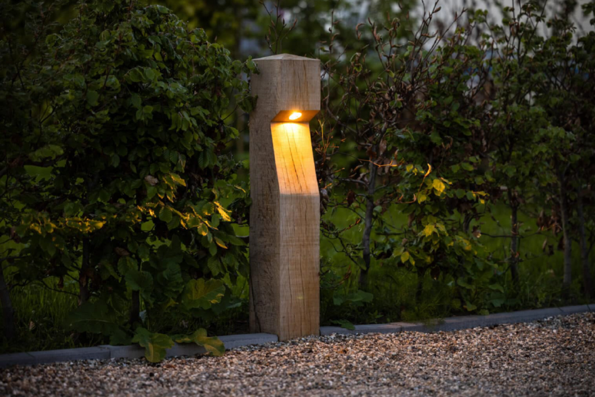 illuminazione in legno per esterni
