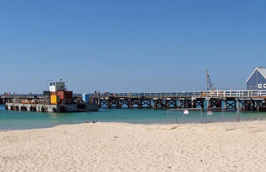 pontile spiaggia
