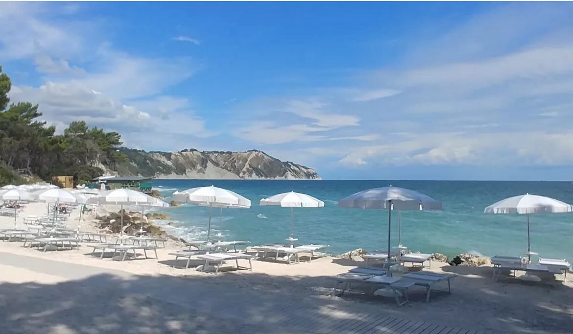 La_Spiaggia_Portonovo_Ancona_AN_Marche
