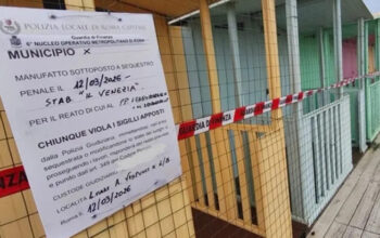 Ostia, sequestro cabine