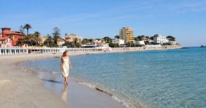 Lo storico stabilimento balneare Perla del Tirreno sul litorale di Santa Marinella
