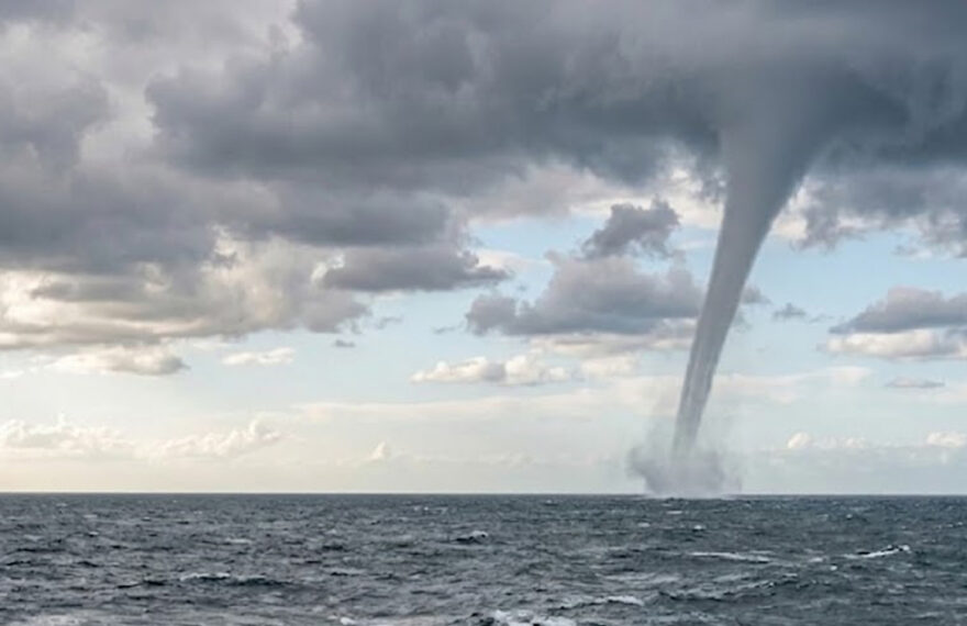 Danni agli stabilimenti balneari dopo la tromba marina a Marina di Camerota