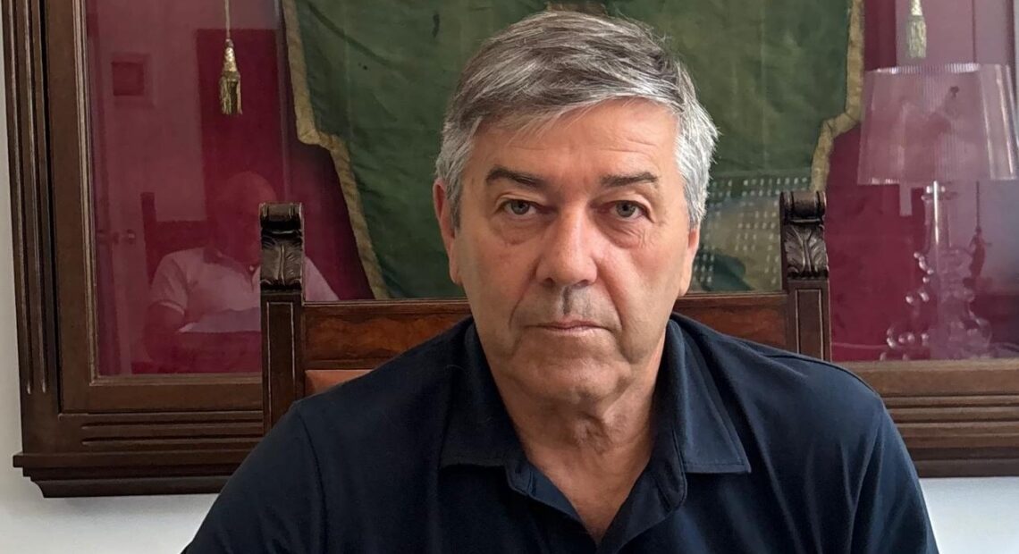 Il sindaco di Forte dei Marmi Bruno Murzi