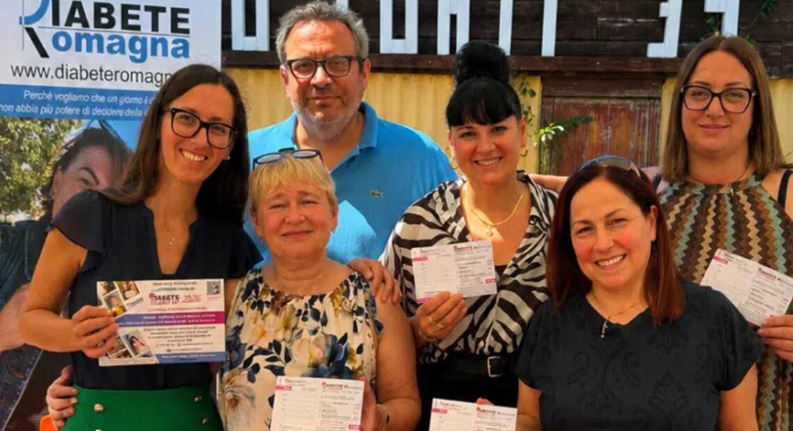 Presentazione dell'iniziativa Diabete Beach al Bagno Conti di Cesenatico con i volontari.