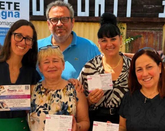 Presentazione dell'iniziativa Diabete Beach al Bagno Conti di Cesenatico con i volontari.