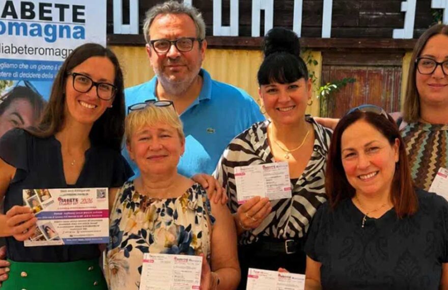 Presentazione dell'iniziativa Diabete Beach al Bagno Conti di Cesenatico con i volontari.
