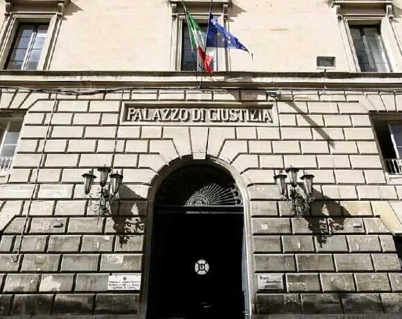 Facciata esterna del Palazzo di Giustizia sede del Tribunale Amministrativo Regionale Tar di Lecce.