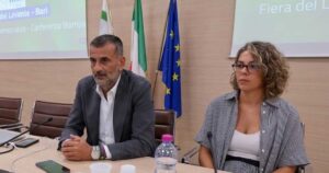 Antonio Decaro e Marina Leuzzi alla conferenza stampa di presentazione del progetto Mare Democratico