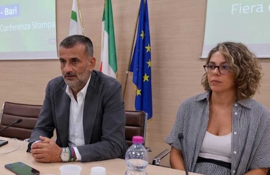 Antonio Decaro e Marina Leuzzi alla conferenza stampa di presentazione del progetto Mare Democratico