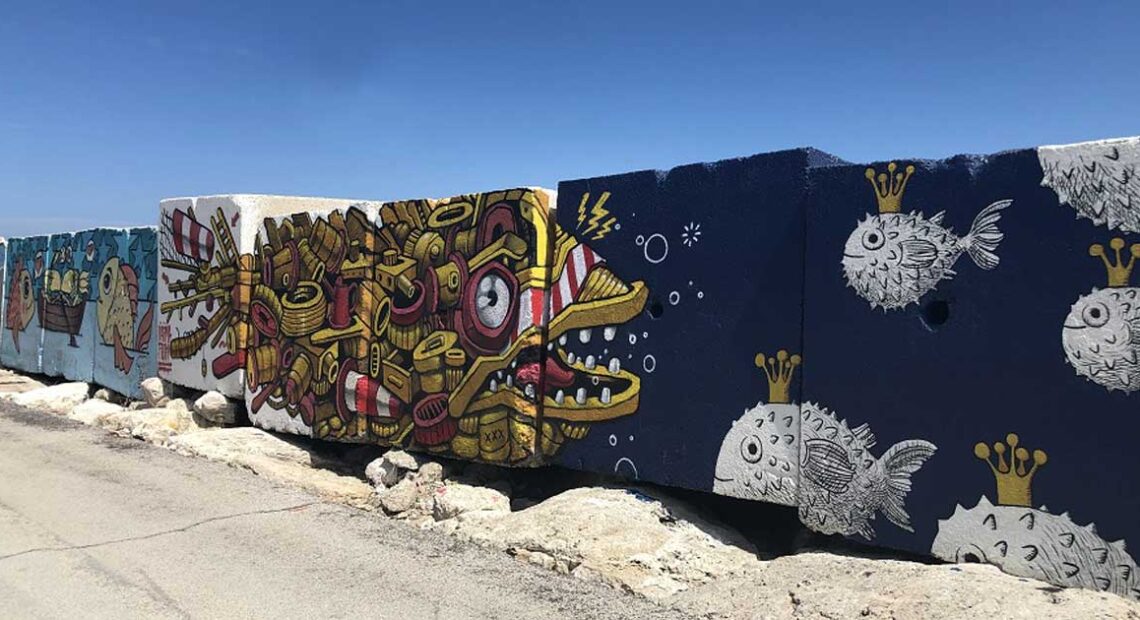 Murales e opere di street art realizzati sui blocchi della scogliera al MAM di San Benedetto del Tronto