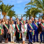 I sindaci e amministratori dei Comuni costieri del network G20Spiagge con le fasce tricolori