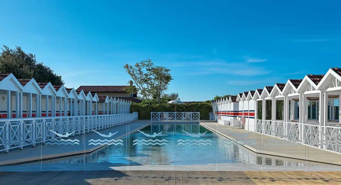 La piscina dell'Augustus Beach Club a Forte dei Marmi per il convegno sulle eccezioni alla direttiva Bolkestein