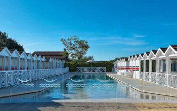 La piscina dell'Augustus Beach Club a Forte dei Marmi per il convegno sulle eccezioni alla direttiva Bolkestein