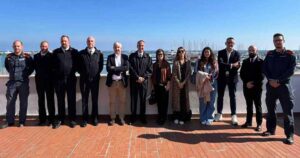 Foto di gruppo tra rappresentanti della Capitaneria di San Benedetto del Tronto, Comuni e balneari