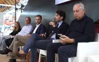 Relatori al convegno sul salvamento in spiaggia e la carenza di bagnini alla fiera InOut di Rimini