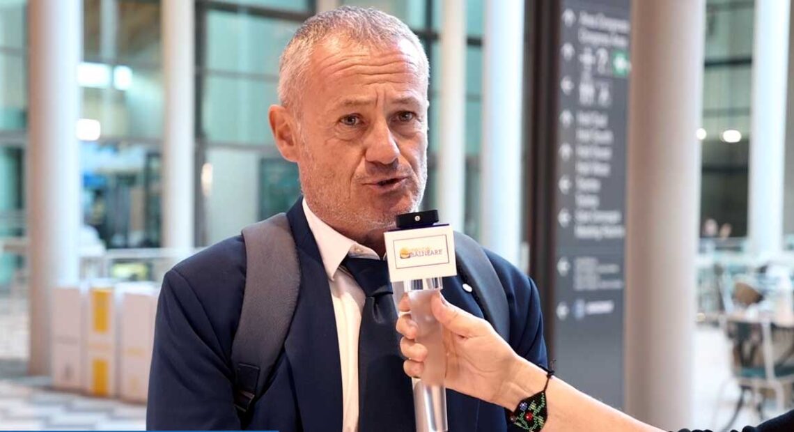 Il presidente di CNA Balneari Nicola Ghedini intervistato dal microfono di Mondo Balneare durante la fiera Inout a Rimini.
