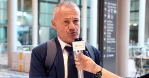 Il presidente di CNA Balneari Nicola Ghedini intervistato dal microfono di Mondo Balneare durante la fiera Inout a Rimini.
