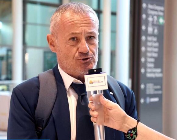 Il presidente di CNA Balneari Nicola Ghedini intervistato dal microfono di Mondo Balneare durante la fiera Inout a Rimini.