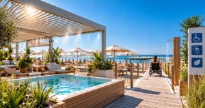 Stabilimento balneare a Fiumicino con pergole bioclimatiche e strutture ombreggianti