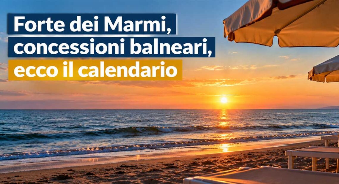 Spiaggia al tramonto con ombrellone e grafica sul calendario delle concessioni a Forte dei Marmi